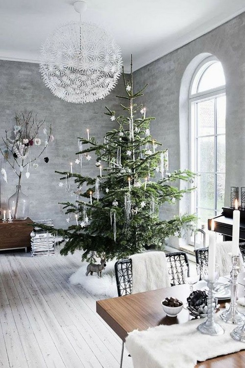 white-christmas-tree-decor