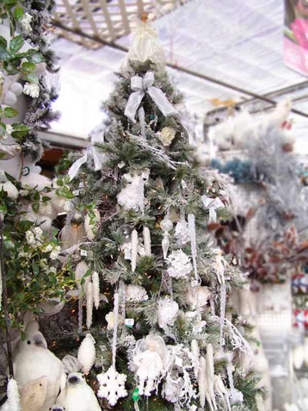 white-christmas-tree-decorating-lovely-design