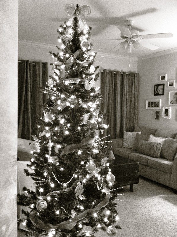 white-christmas-tree-decoration