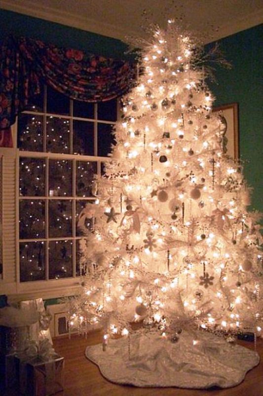 white-christmas-tree-decorations-ideas