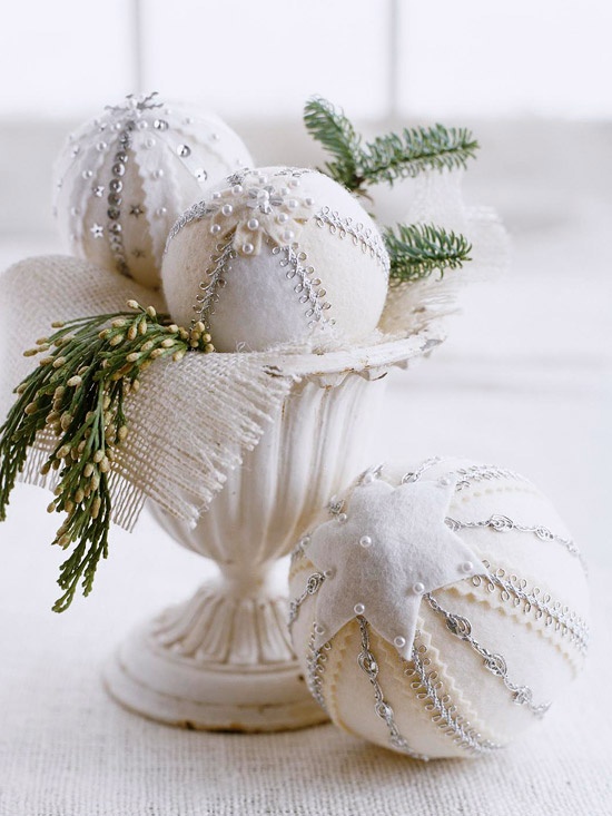 white-felt-christmas-ornaments