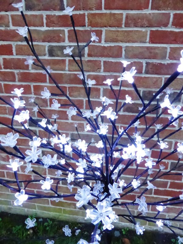 white-light-up-christmas-tree-decorations