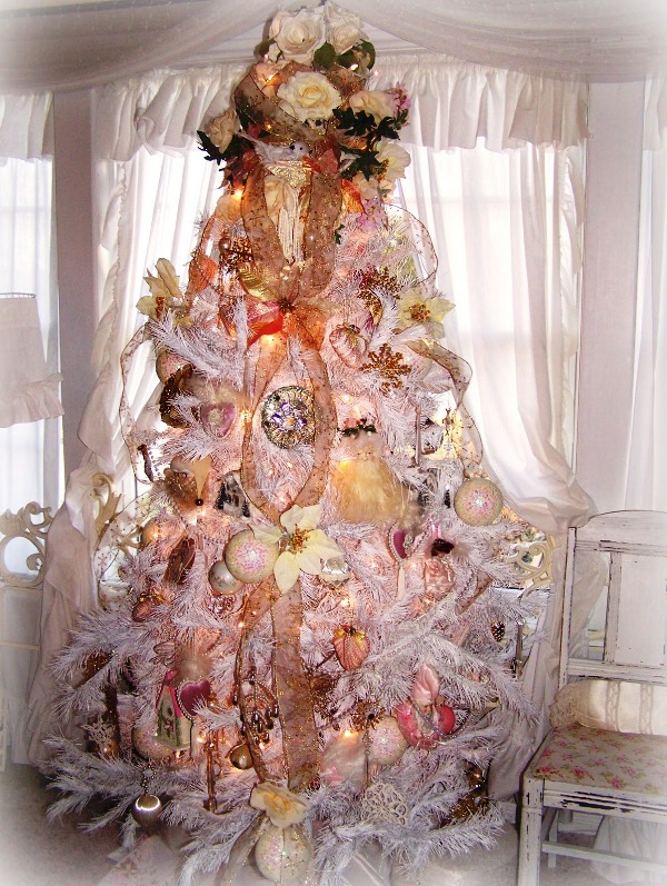 white-shabby-chic-christmas-tree-design