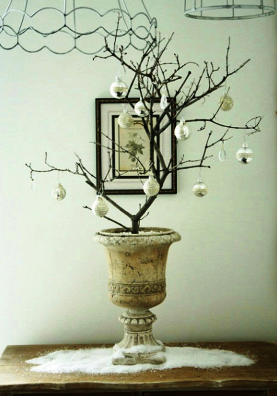 white-twig-christmas-tree-decorating-ideas