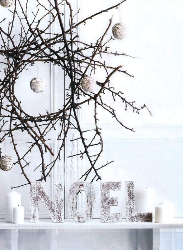 white-twig-christmas-wreath-design