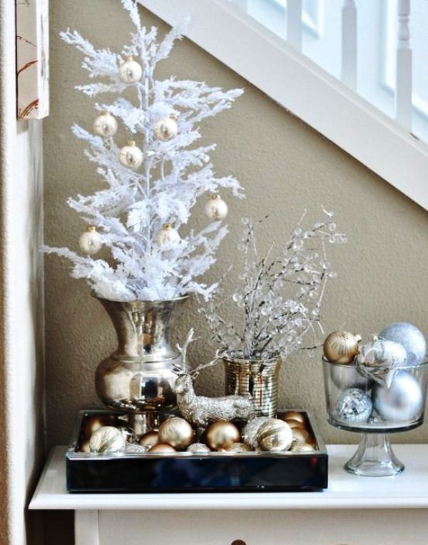 white-and-gold-christmas-decorating-idea