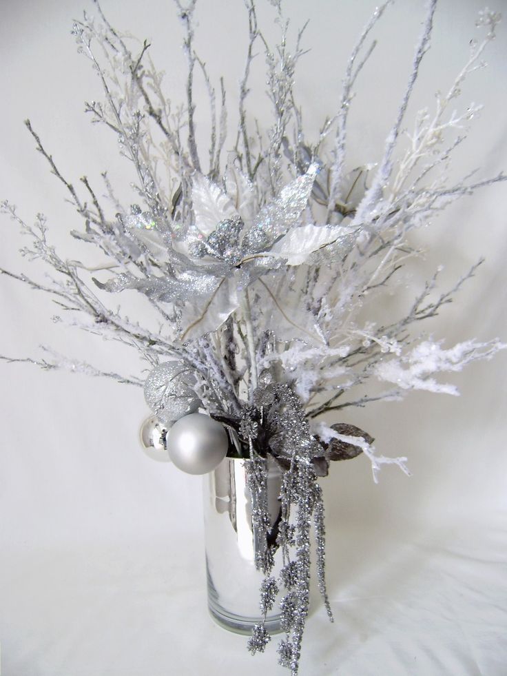 white-and-silver-christmas-flower-arrangements