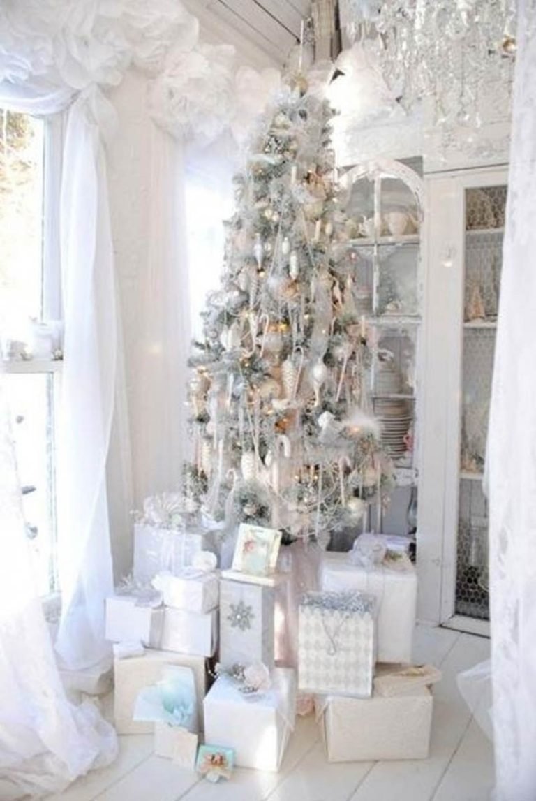 40 Sparkling Silver Christmas Decorations Ideas  Decoration Love