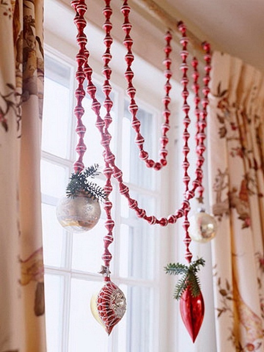 window-christmas-garland-decorating-ideas