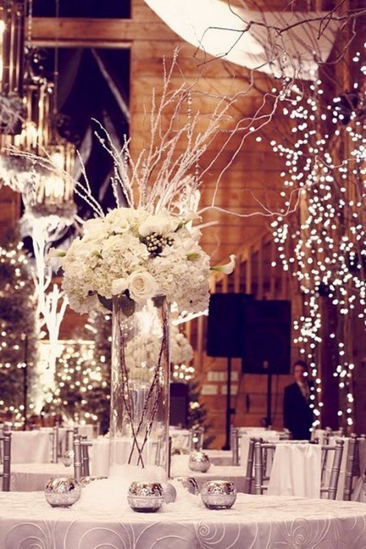 winter-wedding-reception-table-centerpieces