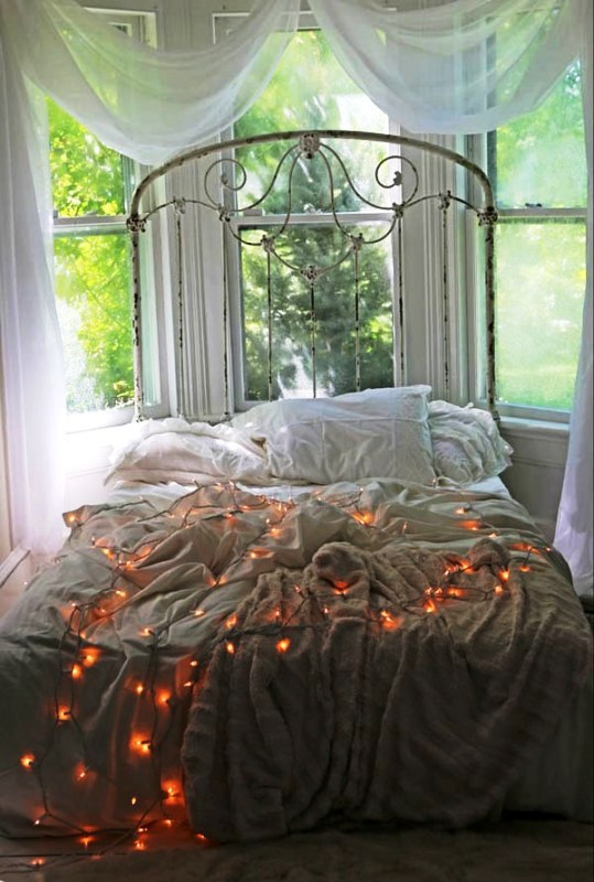 bedroom-decorating-ideas-with-christmas-lights