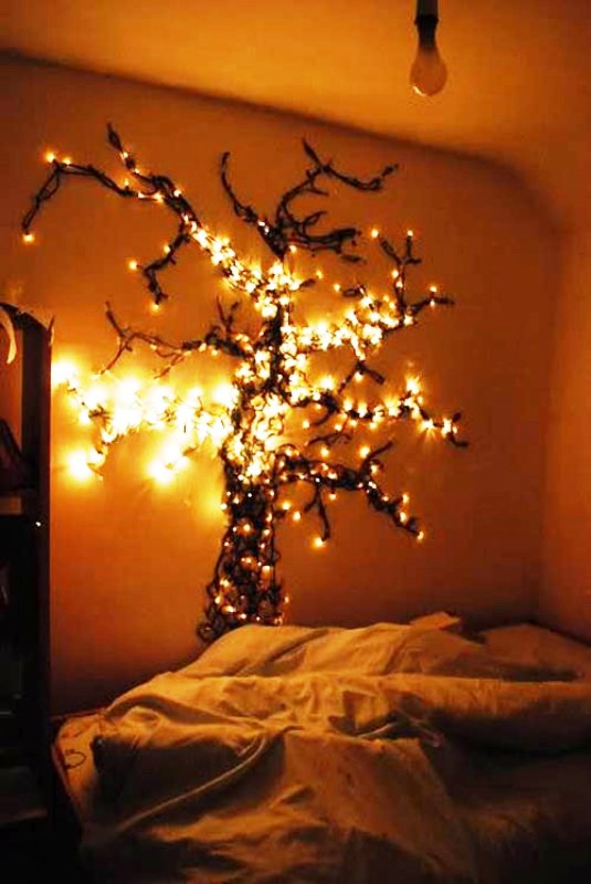 bedroom-tree-lights