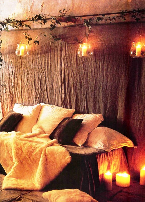 bedroom-with-christmas-lights-design