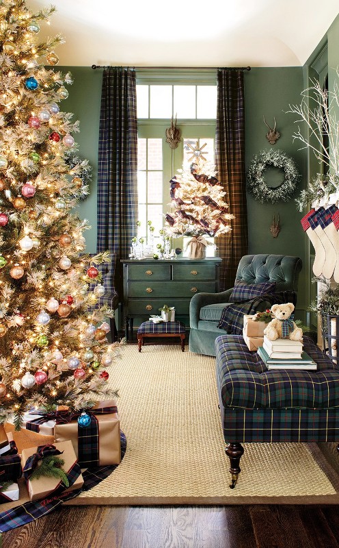 christmas-decorated-rooms-with-tartan-plaid