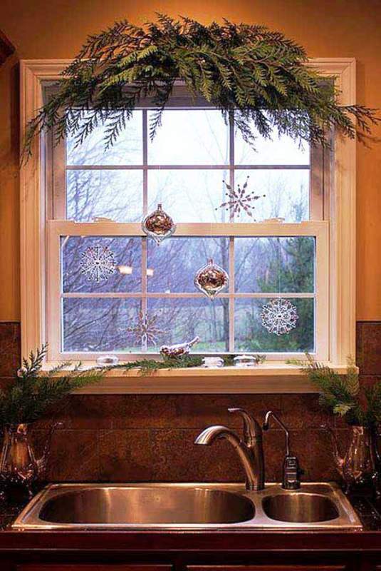 christmas-kitchen-window