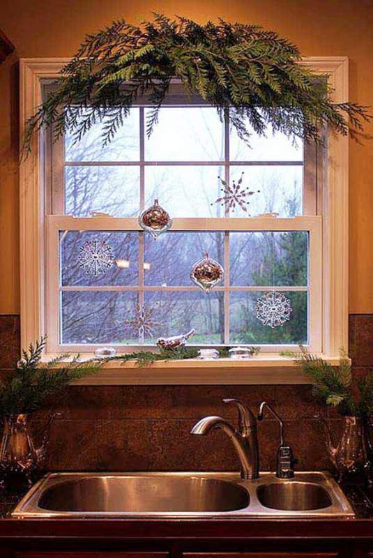 christmas-kitchen-window