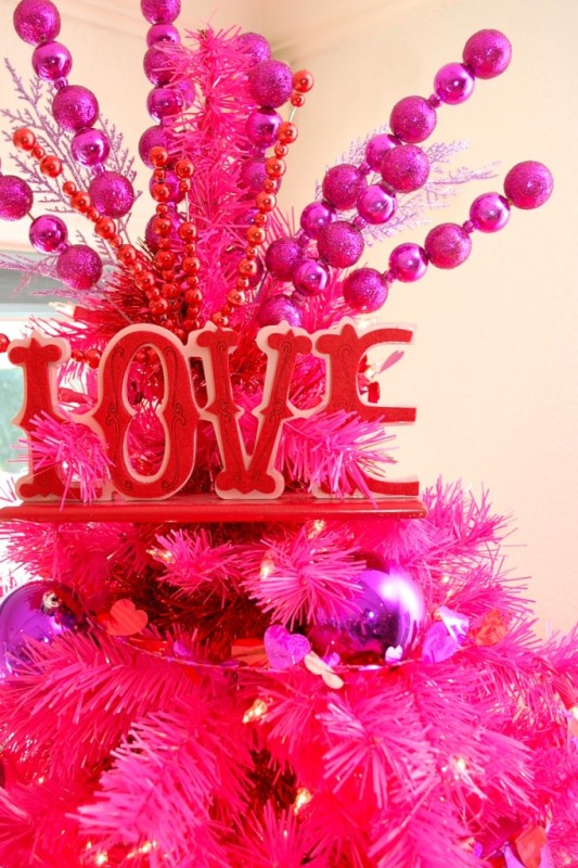 christmas-tree-for-valentines-day