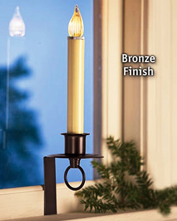 christmas-window-candles-cordless
