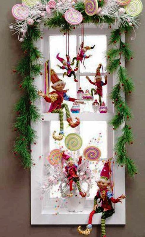 christmas-window-decorations-elf