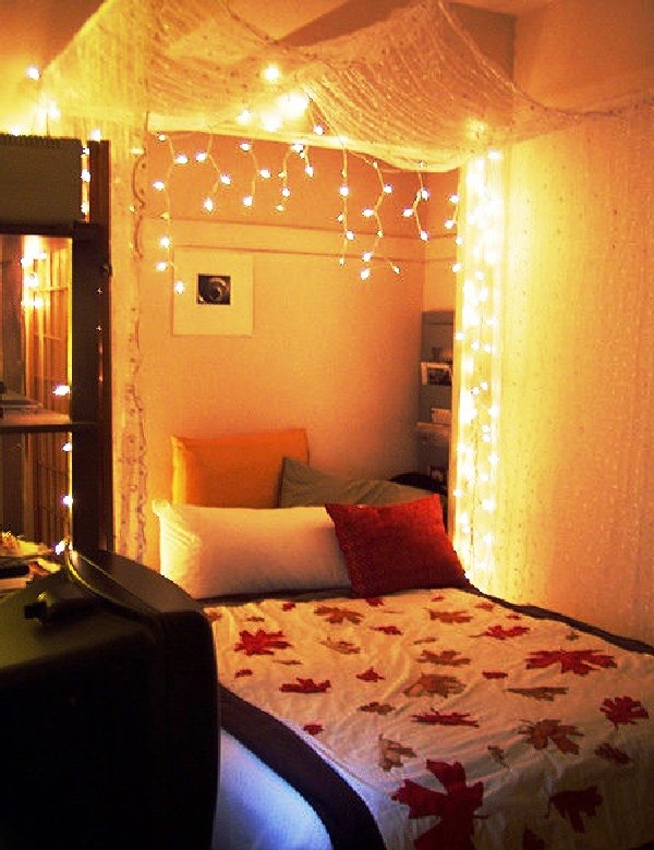 diy-bed-canopy-with-lights