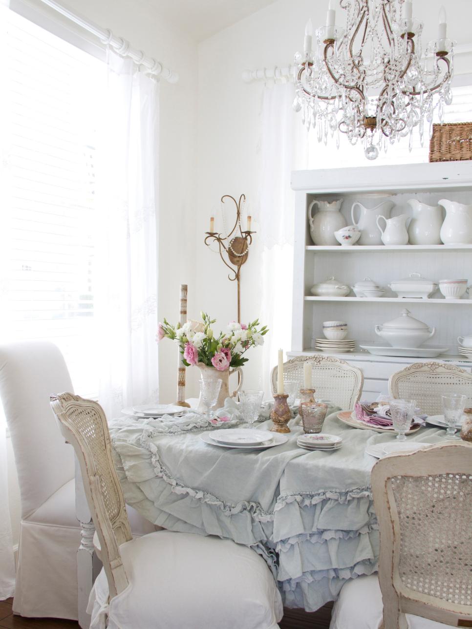 Beautiful Shabby-Chic Style Dining Room Design