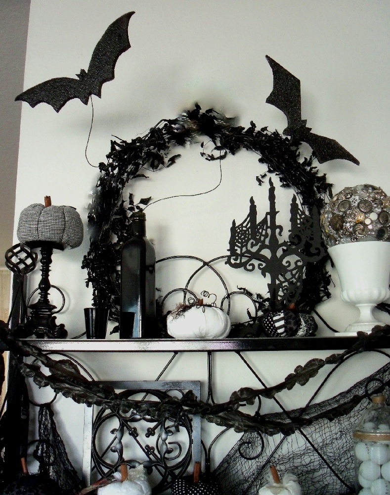 Black and white Halloween Decorations Ideas