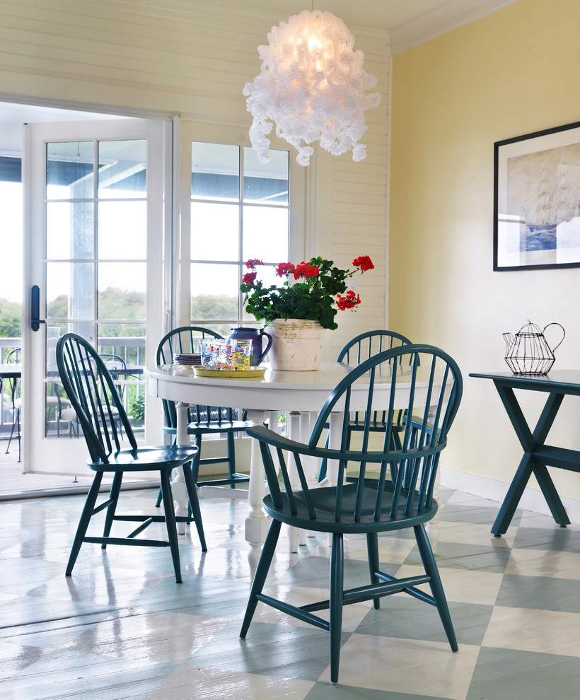 Exclusive Beach Style Dining Room Design