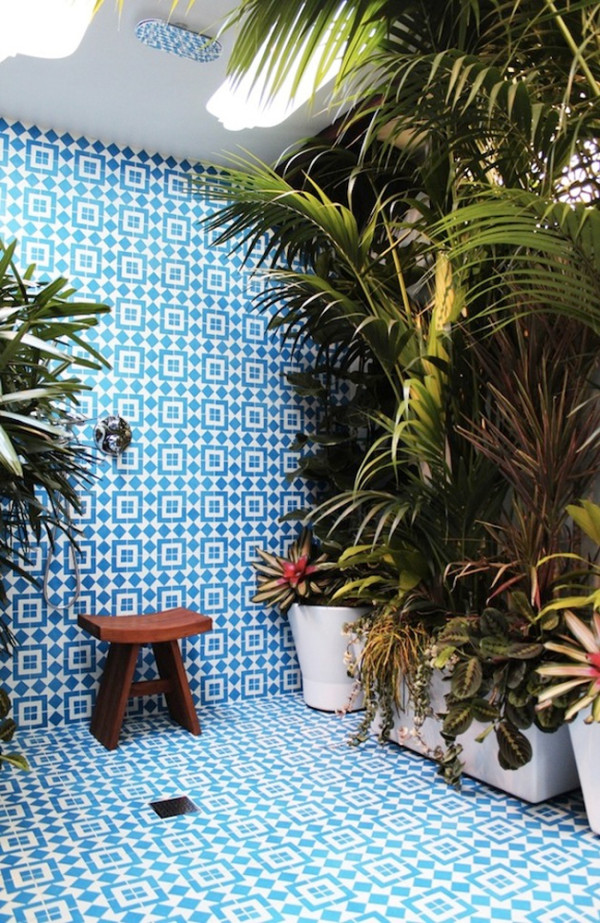 Luxurious Tropical Outdoor Showers Design Ideas