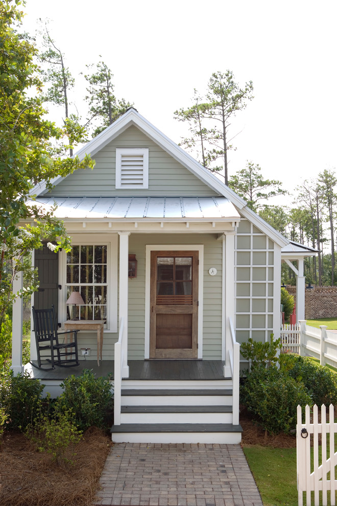 Small Cottage Farmhouse Exterior Design
