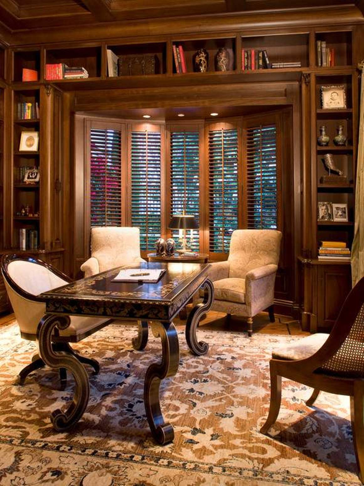 Traditional Home Office Design With Arm Chairs
