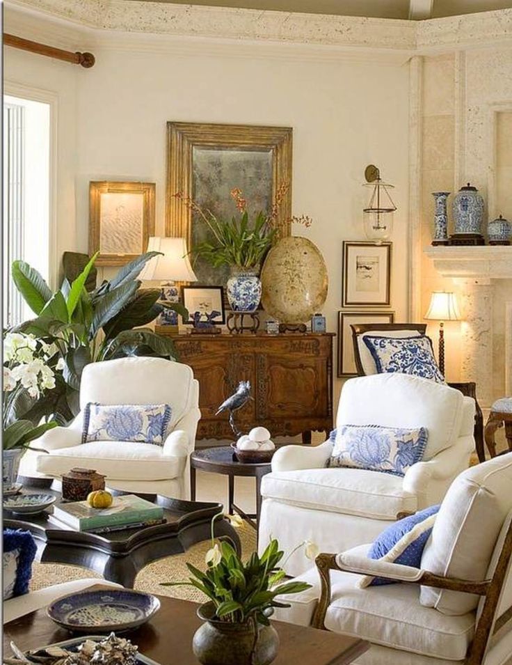 Traditional Tropical Living Room Design