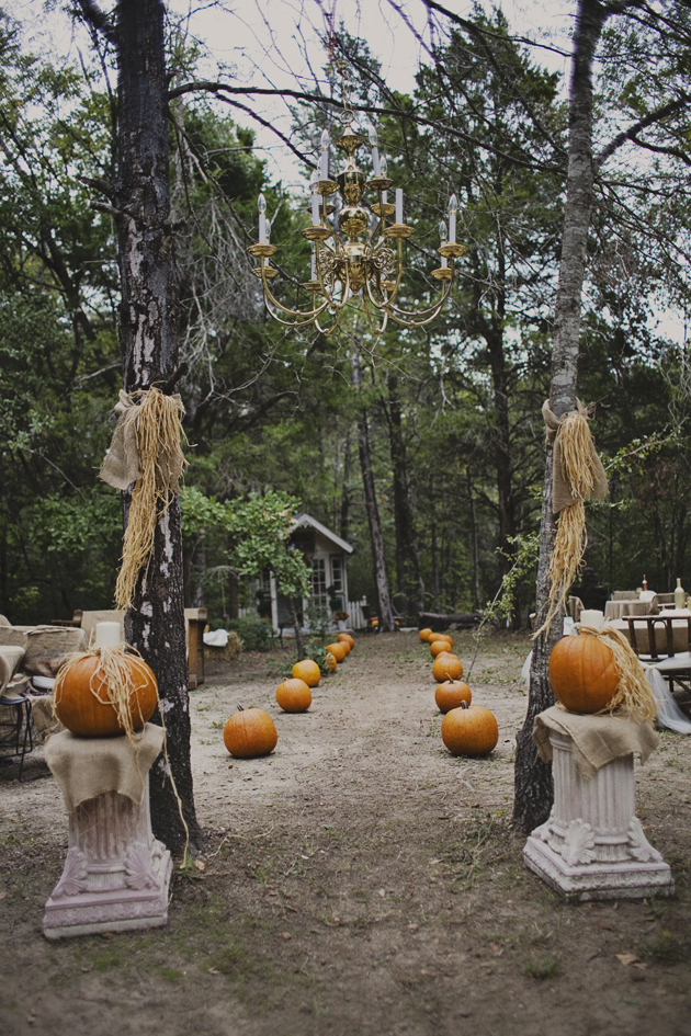 Classy Halloween Fall Wedding Decorations with Pumpkins