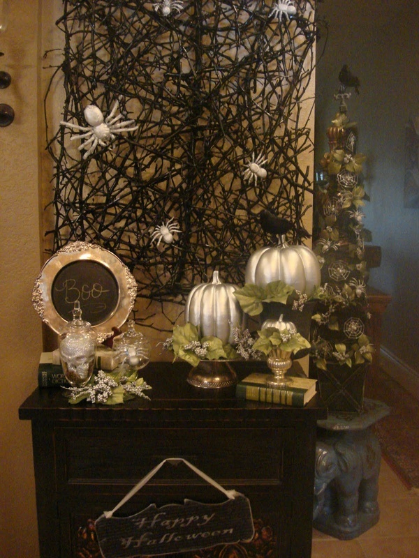 Classy Halloween Table Scape Decorations