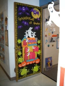 21 Classroom Halloween Decorations Ideas - Decoration Love