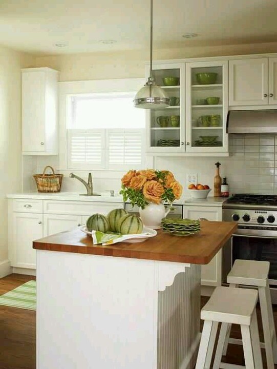 Small Cottage Kitchen Designs with Islands