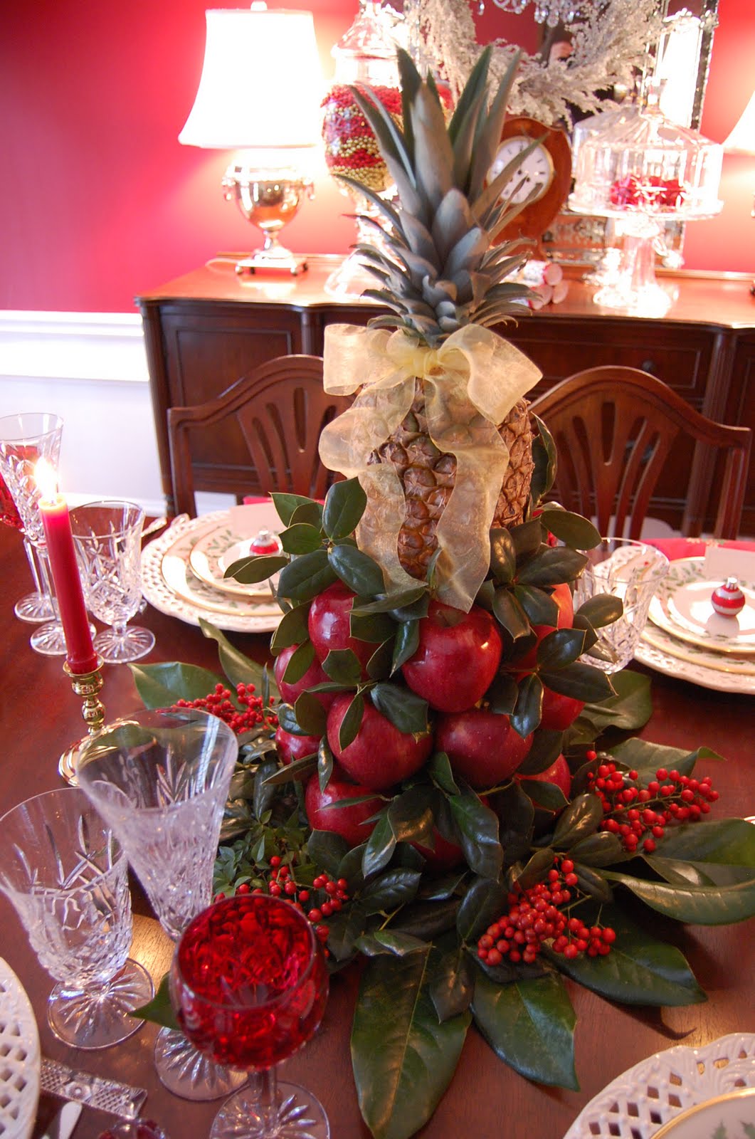 Colonial Williamsburg Christmas Table Centerpiece