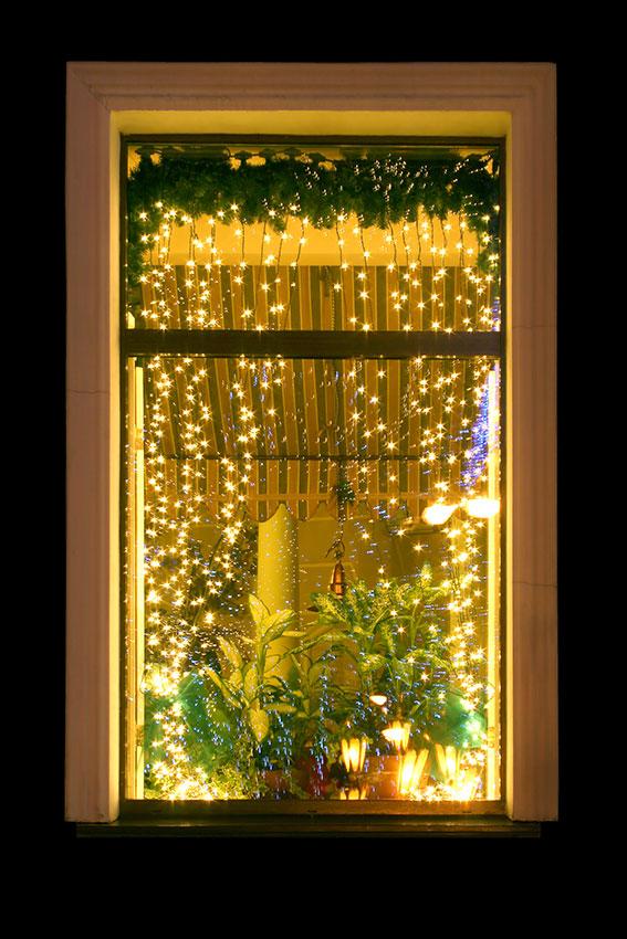Cool Christmas Window Decorations