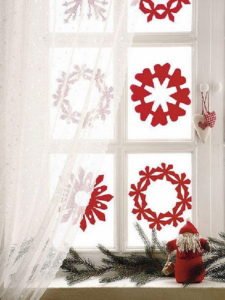 50 Windows Christmas Decorations Ideas To Displays - Decoration Love