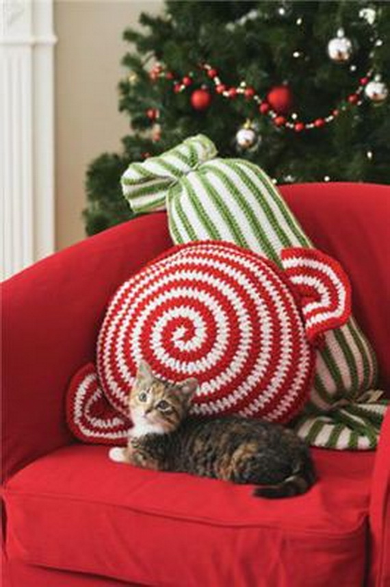 Free Christmas Crochet Pillow Pattern