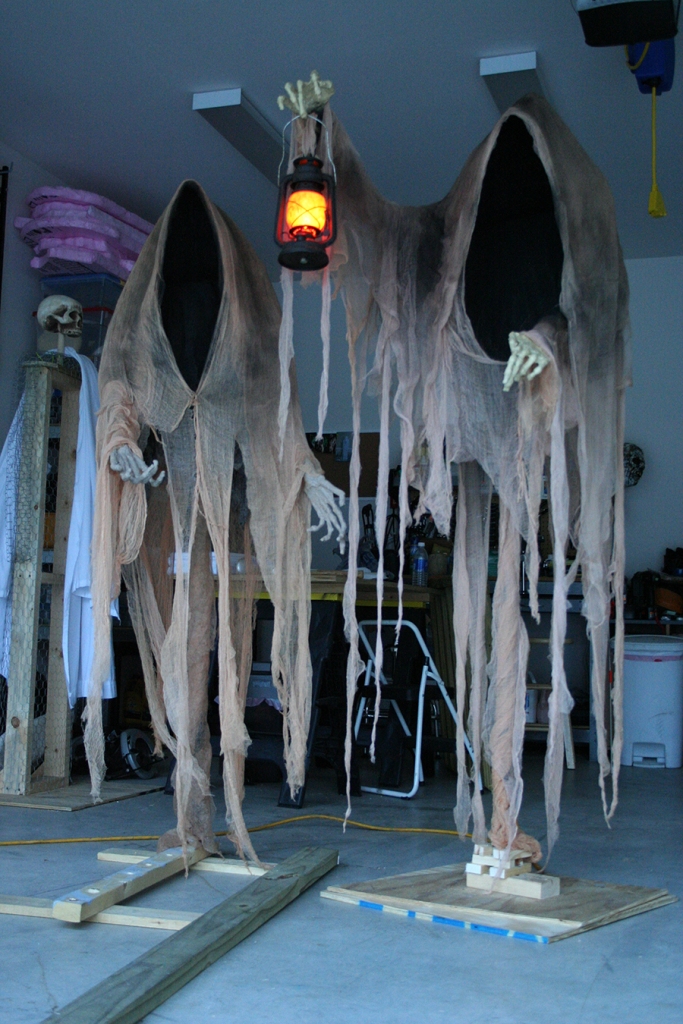Ghost Halloween Haunted House Ideas
