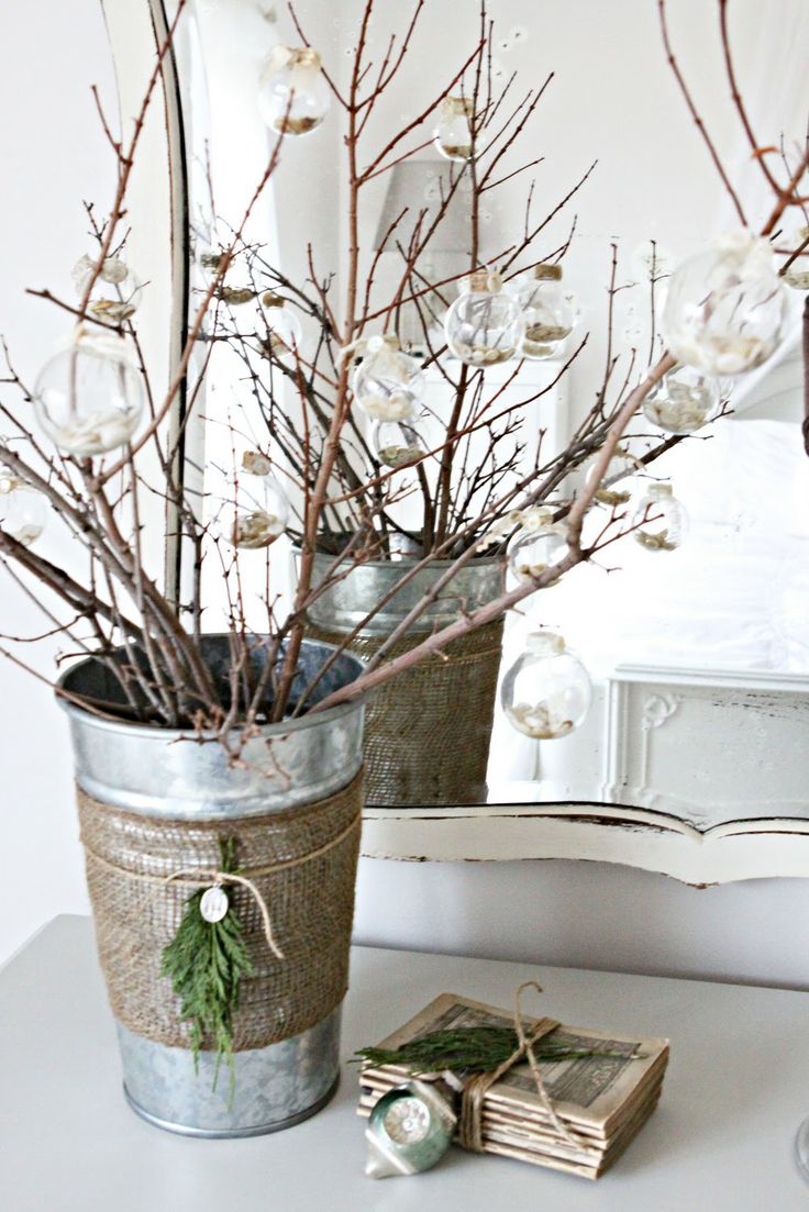 Rustic Christmas Tree Decorating with Burlap