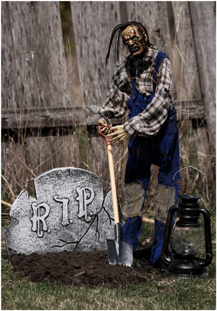 Standing Zombie Grave Digger