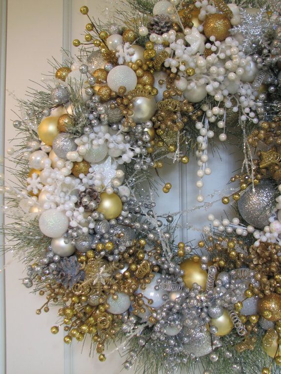 White and Gold Christmas Wreath