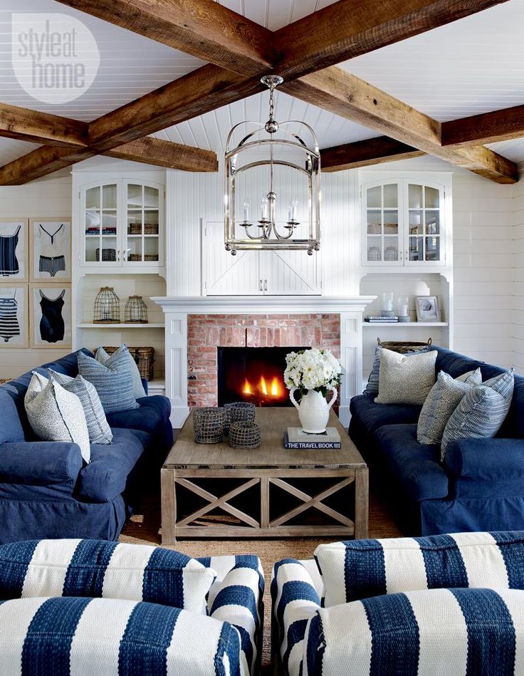 coastal-cottage-living-room-furniture