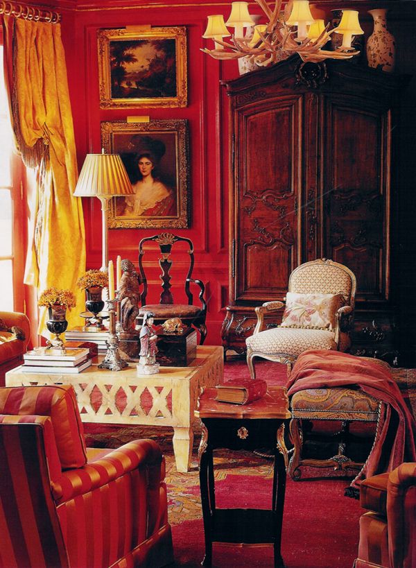 red-and-gold-dining-room