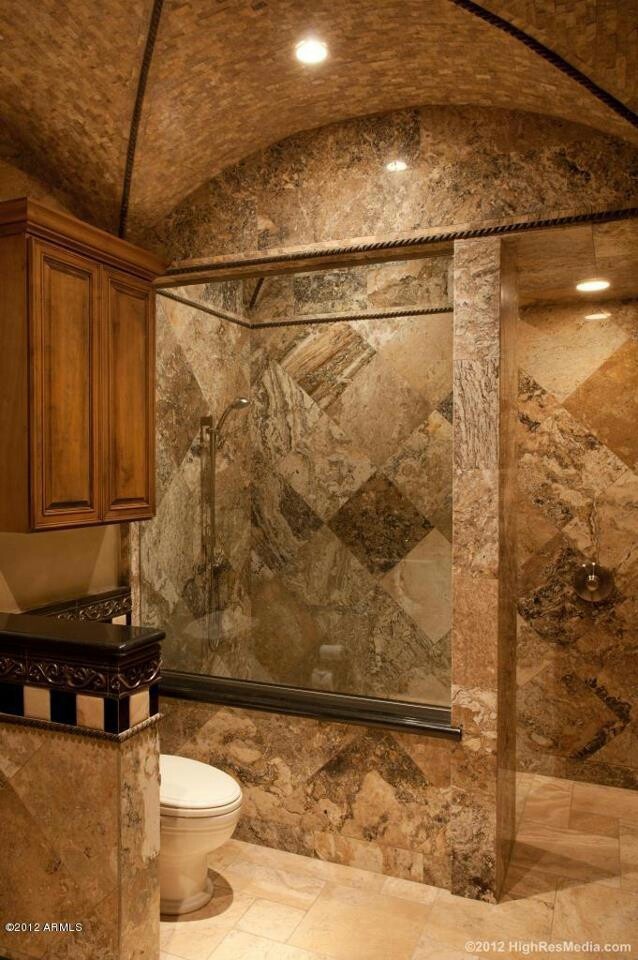 tuscan-style-bathroom-showers