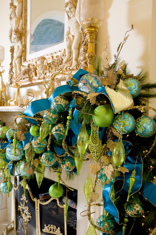 blue-and-green-christmas-decor