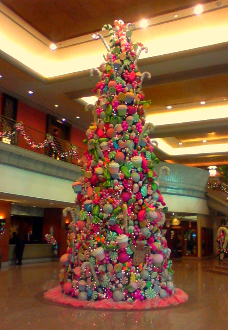 candyland-christmas-tree-decoration