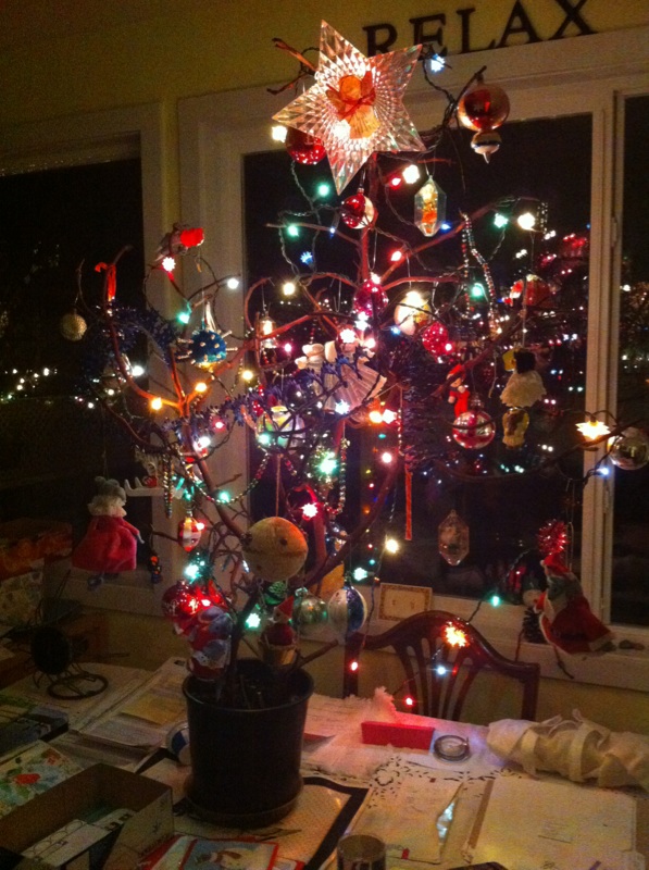 charlie-brown-christmas-tree-decorations