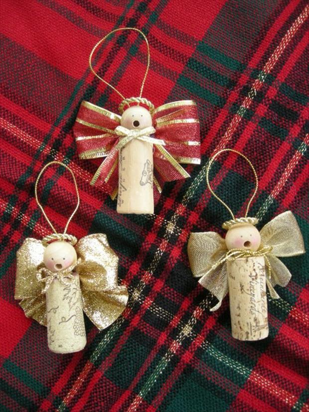 christmas-craft-with-wine-corks